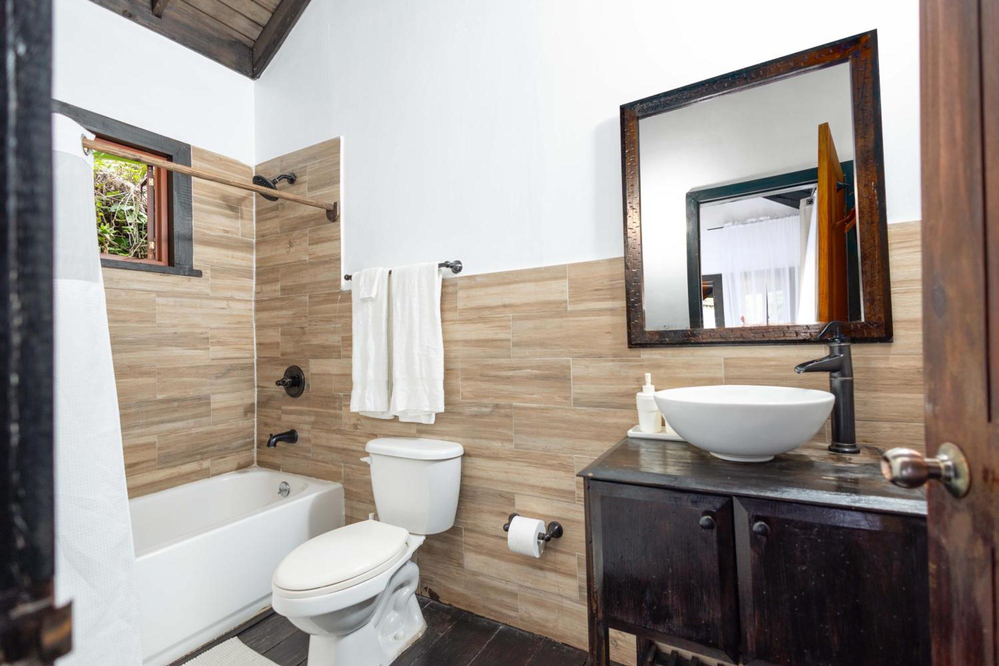 Serendipity Holistic Resort Spa Кингстон Экстерьер фото